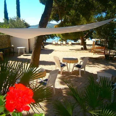 ゲストハウス Pansion Rade 3*