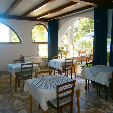 Guest house Pansion Rade Pirovac