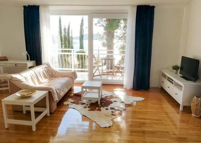 Pansion Rade 3* Pirovac