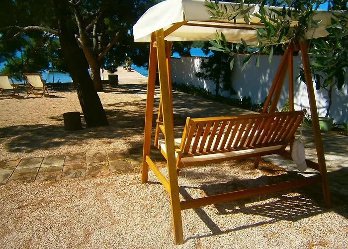 Pansion Rade Pirovac