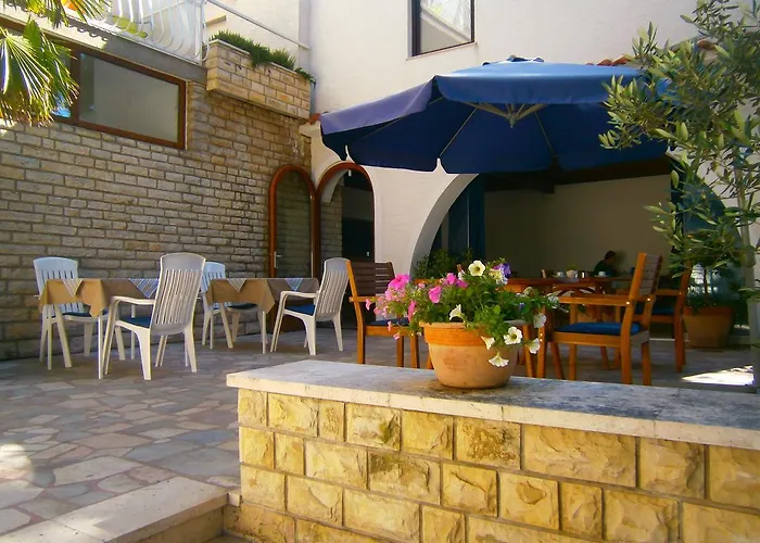 Guest house Pansion Rade 3*