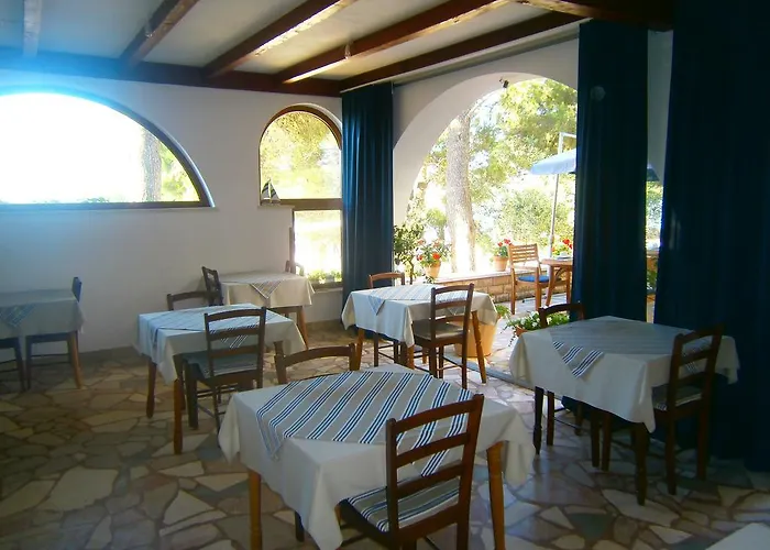 Guest house Pansion Rade Pirovac