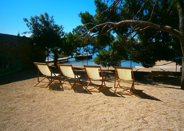 Pansion Rade Pirovac