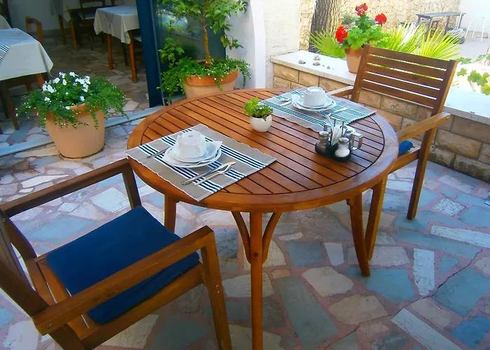 Guest house Pansion Rade Pirovac